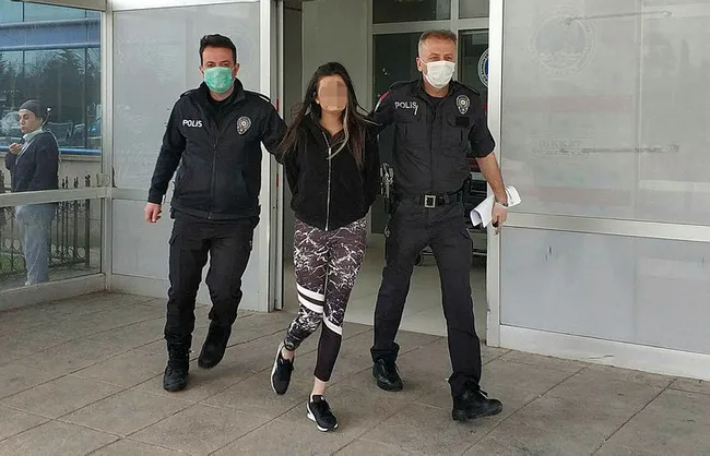 "Canımı yakıyorsun, ne biçim doktorsun?” deyip doktora saldıran kadın tutuklandı - 1