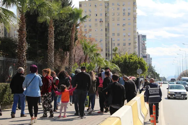 Koronavirüs vaka sayısı arttı yeni kısıtlama haberleri geldi! Çocuk parkları ve otoparklar kapatıldı - 14