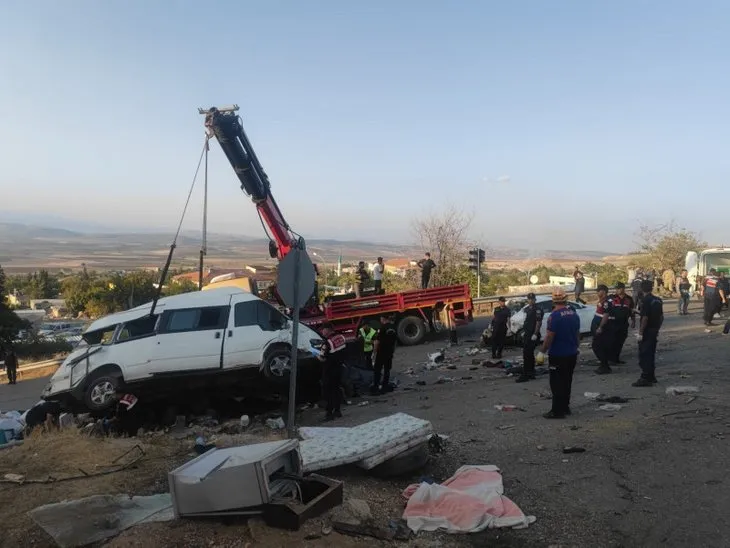 Gaziantep’te katliam gibi kaza! Freni patlayan kamyon dehşet saçtı | Ölü ve yaralılar var