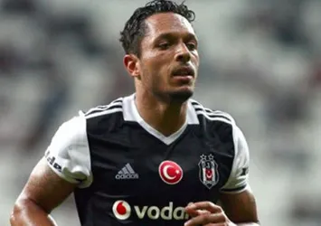 Beşiktaşlı Adriano, İstanbul'daki terör saldırısı sonrası İspanyol basınına konuştu