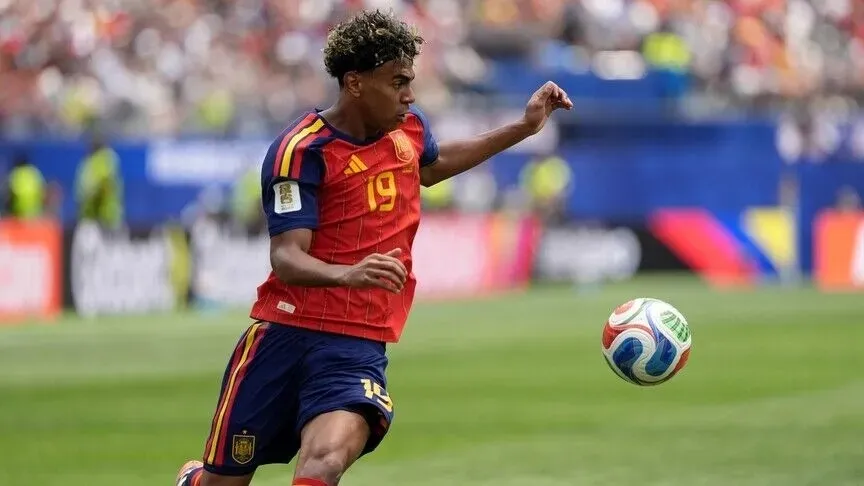 a-haberde-futbol-soleni-4-dev-mac-canli-yayinlanacak-1789893472141.jpeg İtalya-Belçika mücadelesi 25 Eylül Cuma günü A Haber’de olacak. (AA)