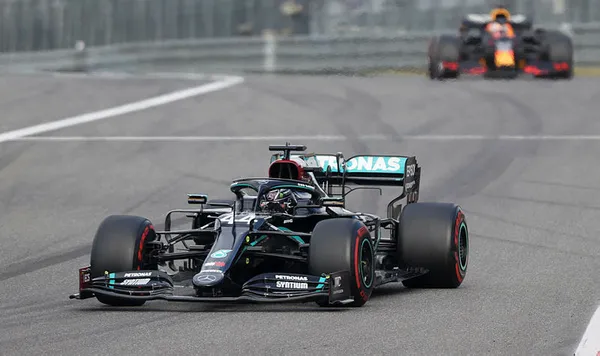 Almanya Grand Prix'ini Hamilton kazandı - 1