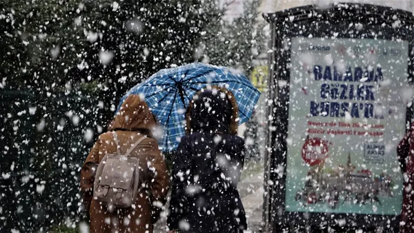 Meteoroloji yeni hava durumu raporunu yayınladı! İstanbul dahil 41 ile sarı ve turuncu kodlu uyarı | İstanbul'da kar yağışı devam edecek mi? Trafiğe çıkmayın - 11
