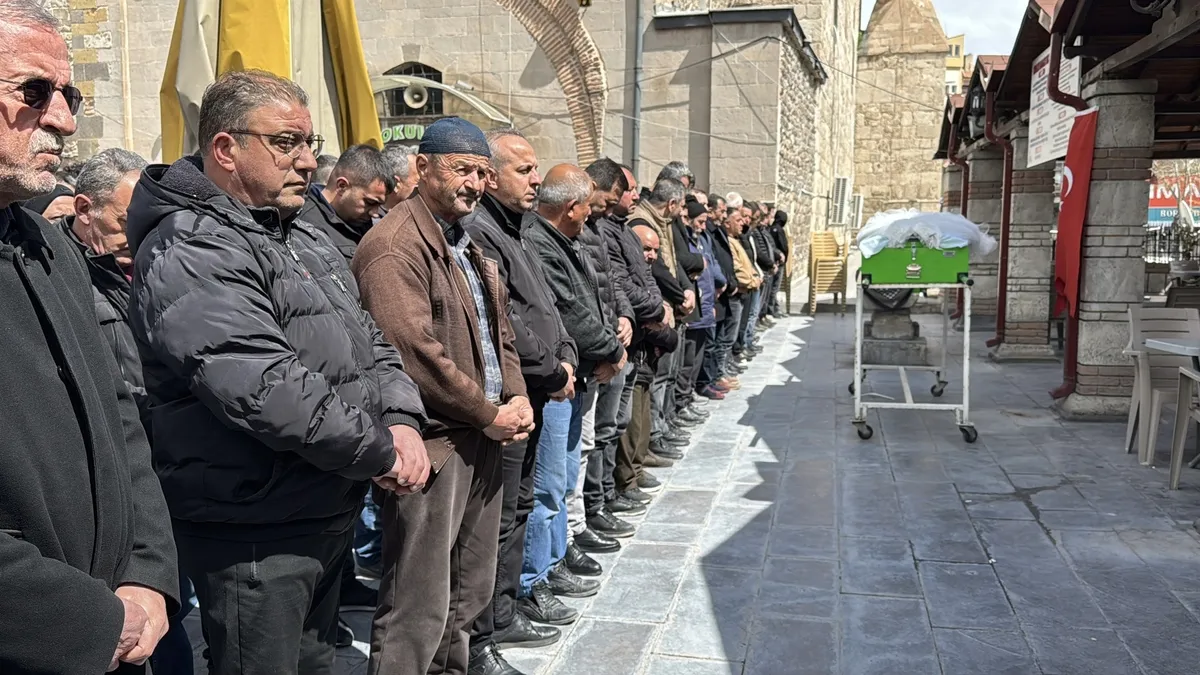 Boşanma aşamasındaki eş terörü: Niğde'de katledilen kadın defnedildi