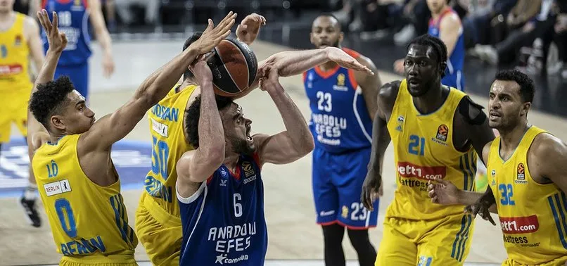 Anadolu Efes son sekizi garantiledi! Anadolu Efes - Alba Berlin: 87-77 MAÇ SONUCU - ÖZET
