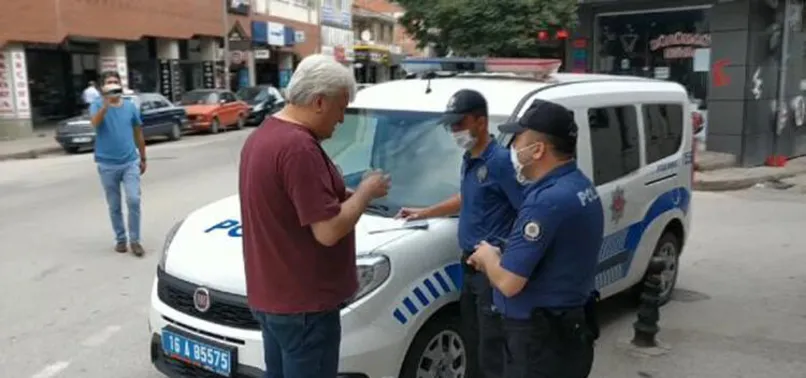 Bursa'da maske takmayanlara ceza kesildi