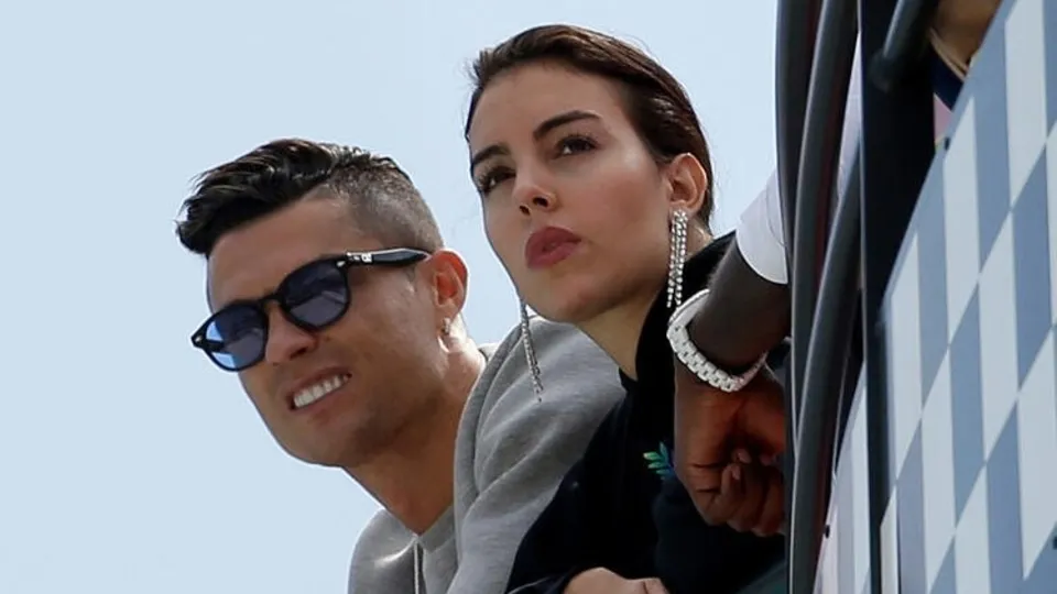 Corona virüs nedeniyle karantinaya giren Ronaldo ortaya çıktı!