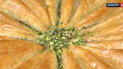 Baklavaya fıstık düzenlemesi