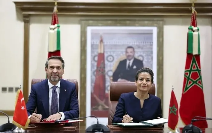bakan-bayraktar-fasli-mevkidasi-benali-ile-gorustu-turkiye-ve-fasin-enerjide-ortak-zorluklari-ve-ortak-potansi-1719505912326.jpeg Bakan Bayraktar Faslı mevkidaşı Benali ile görüştü! "Türkiye ve Fas'ın enerjide ortak zorlukları ve ortak potansiyelleri var" - 4