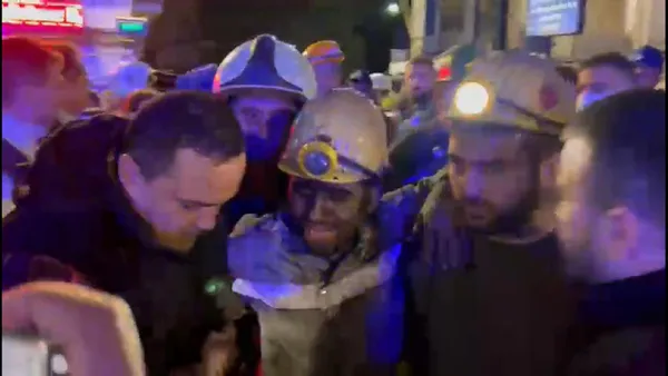 provokasyon-ittifaki-chp-ve-hdpli-vekiller-maden-patlamasi-uzerinden-siyaset-devsirdi-1665773016766.jpg Provokasyon ittifakı! CHP ve HDP'li vekiller maden patlaması üzerinden siyaset devşirdi - 3