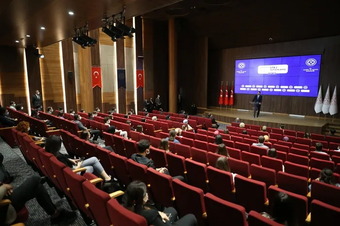 Hazine ve Maliye Bakanı Berat Albayrak'tan dikkat çeken paylaşım! Yolunuz, bahtınız açık olsun - 1