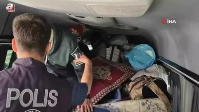 Eşyaların arasında gizlenirken yakalandılar