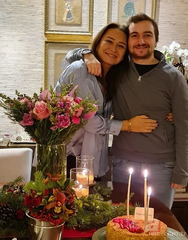 Usta oyuncu Demet Akbağ'ın gözlerden uzak büyüttüğü oğlu koca delikanlı oldu 8