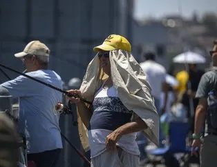 Meteoroloji Genel Müdürlüğü yeni haftaya ilişkin hava durumu tahminlerini paylaştı. Buna göre yapılan tahminlerde bugün 11 il için yağış uyarısı geldi. 5 günlük hava durumu raporunda ise özellikle perşembe ve cuma günü Türkiye genelinde sıcaklıkların yeniden mevsim normallerinin üzerine çıkacağı bildirildi. Yurt genelinde sıcak hava dalgasına karşı uyarı yapıldı.