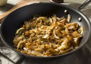 Restoran lezzetini eve taşıyın: Karamelize soğan nasıl yapılır?