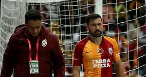 Şener Özbayraklı 6 hafta yok!