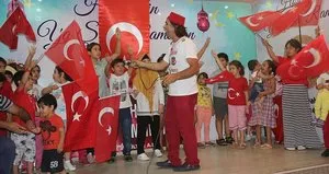 Demokrasi nöbetindeki çocuklar ona emanet