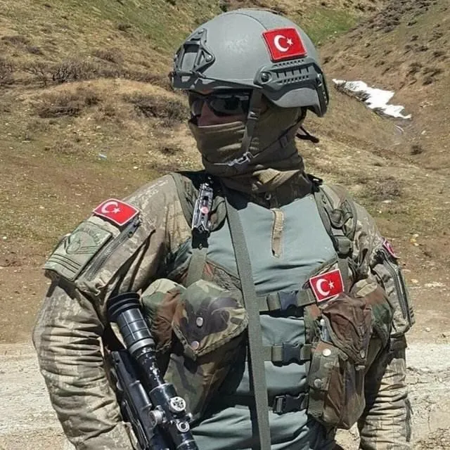 Sınırda hazır bekleyen Türkiye ve Irak’ın askeri güçleri