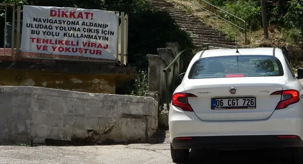 bursada-akillara-durgunluk-getiren-olay-uludag-yolunda-navigasyon-ucuruma-surukluyor-pankartla-onlem-aldilar-1656057259130.jpg
