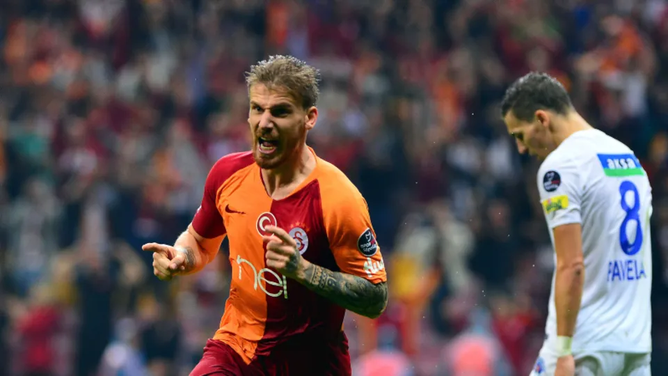 Serdar Aziz Fenerbahçe'de!