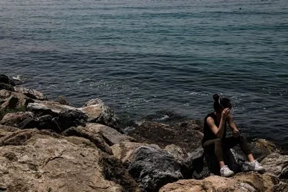 Bu kez görüntüler Caddebostan’dan! Deniz kıyısı pislik içinde