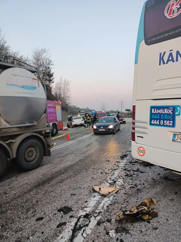 1616875422657.jpg Düzce'de feci kaza! 3 kişi öldü 11 kişi yaralandı - 7