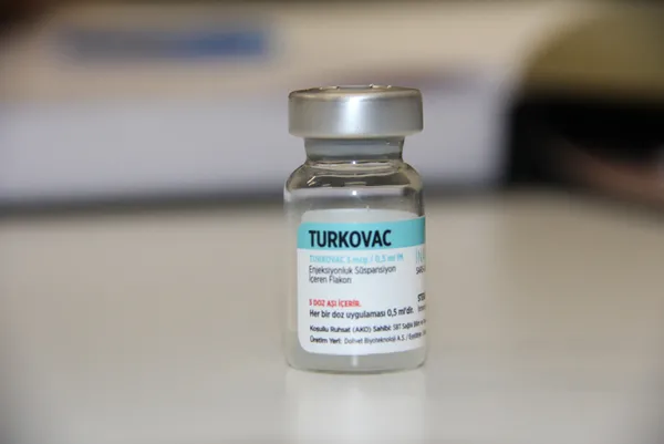 Bilim insanlarından sevindiren TURKOVAC açıklaması! Omicron’a karşı koruyor