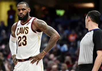 LeBron James 60. "triple double"ını yaptı