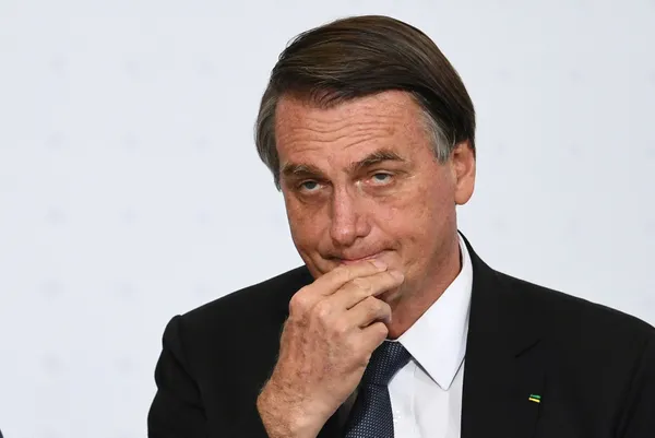 son-dakika-brezilya-devlet-baskani-jair-bolsonaro-hastaneye-kaldirildi-1641207551327.jpg Son dakika: Brezilya Devlet Başkanı Jair Bolsonaro hastaneye kaldırıldı - 1