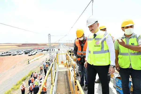 Son dakika: Ulaştırma Bakanı Adil Karaismailoğlu yurt dışı uçuşlar için tarih verdi