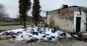 Depremzedelerin yardımlarını yaktılar