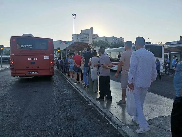 1690872221738.jpeg İzmir'de iki günlük grev! Vatandaşlar kilometrelerce yol yürüdü CHP'li Tunç Soyer'e isyan etti