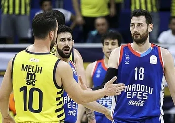 Anadolu Efes son saniyede güldü! Fenerbahçe ile durum eşitlendi...