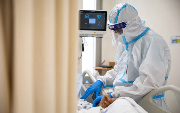 Koronavirüs için bir ilk! AB Pfizer’in hapını resmen onayladı! Kimler kullanabilir? Hangi varyanta karşı etkili?