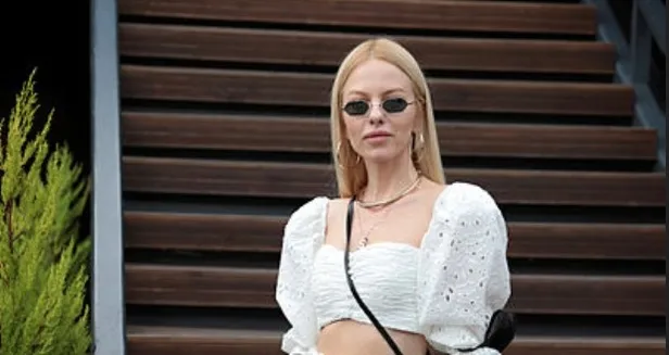 secil-gur-kimdir-kac-yasinda-nereli-2-sayfa-konugu-secil-gurun-sarkilari-nelerdir-1646982268743.jpg Seçil Gür kimdir, kaç yaşında, nereli? 2. Sayfa konuğu Seçil Gür'ün şarkıları 🎼nelerdir? - 3