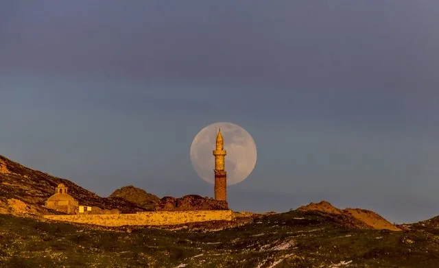 Kanlı Ay tutulması görenleri hayran bıraktı! İşte Türkiye’den çekilen manzaralar...