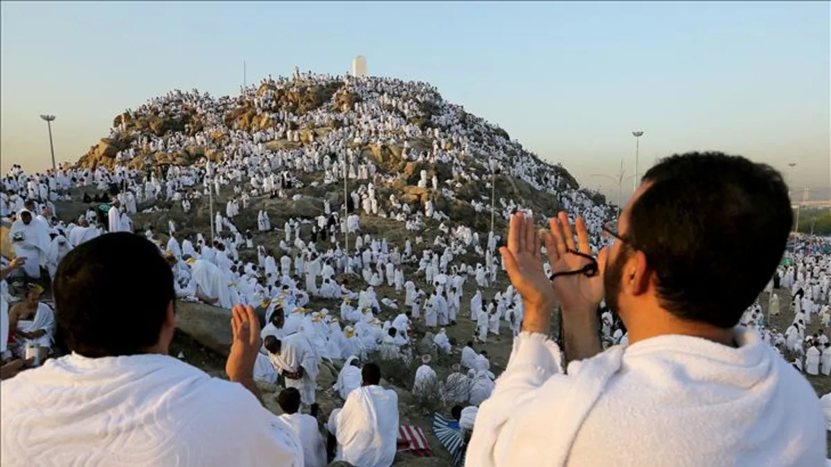 Arafat'ta Vakfe duası: Eller semaya kalktı
