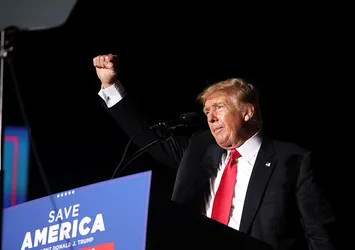 Donald Trump geri mi dönüyor? "Beni hala özlemediniz mi?"