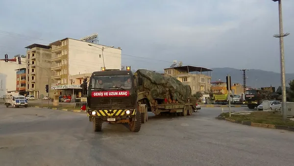 TSK’dan sınır birliklerine tank sevkiyatı