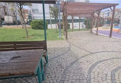 sultangazide-park-kana-bulandi-anne-sirtimdan-vuruldum-sakin-ol-1651584547615.jpg Sultangazi’de park kana bulandı! 'Anne sırtımdan vuruldum, sakin ol!’ - 2