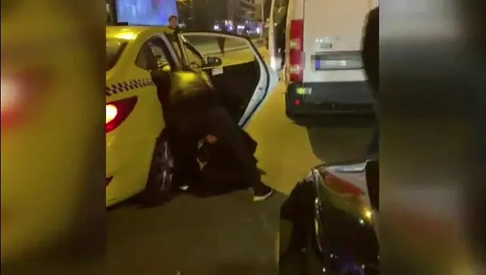 Son dakika: İstanbul'da Fransız turiste dehşeti yaşatan taksiciye ev hapsi! 'Toplu Taşıma Aracı Kullanım Belgesi' iptal edildi - 1