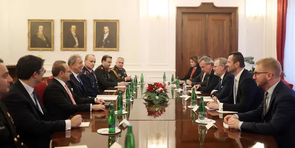 Son dakika: İsveç Savunma Bakanı Türkiye’ye gelecek mi? Milli Savunma Bakanı Hulusi Akar’dan İsveçli mevkidaşıyla görüşme açıklaması!