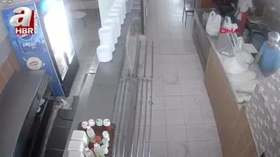 Tuzla’da lokantanın içine yıldırım düştü