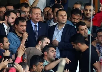 Erdoğan 15 Temmuz'da kararları nasıl aldı? Darbe gecesi en yakınındaki isim Berat Albayrak o geceyi böyle anlatmıştı
