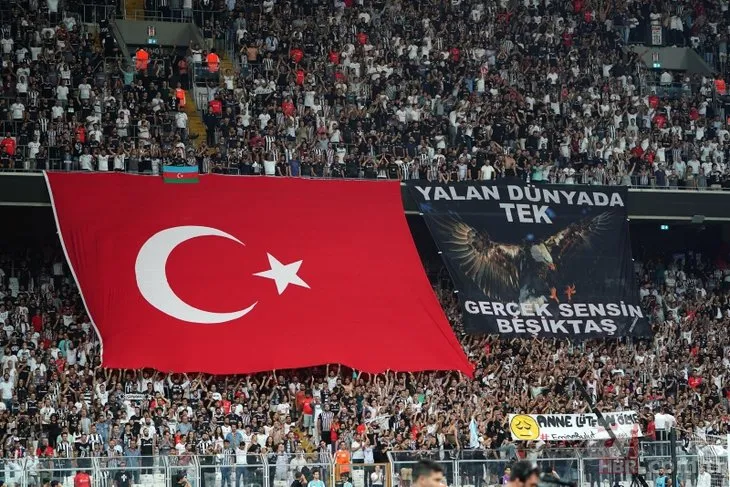 Son dakika: Beşiktaş - Göztepe maçında Emine Bulut için sessiz protesto