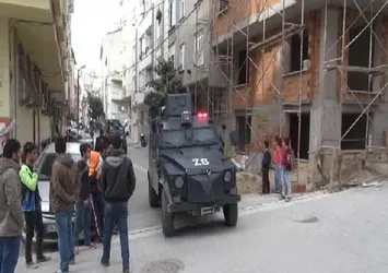 Esenyurt'ta terör operasyonu: Bir kadın kendini balkondan attı