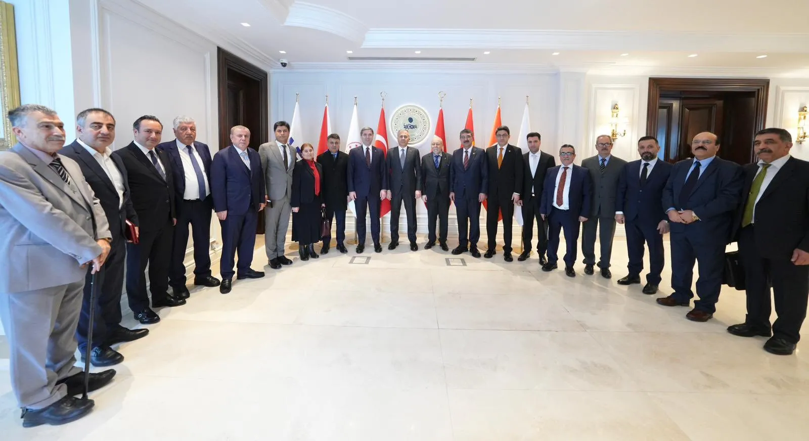 Bakan Yerlikaya Ezidi temsilcileri ile görüştü