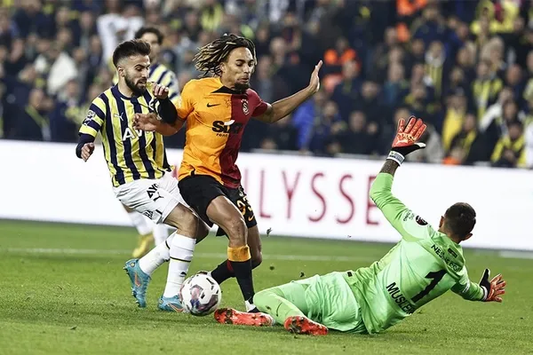 1685831137975.jpg Gözler tarihi derbide! Nefesler tutuldu! Galatasaray-Fenerbahçe maçında 11'ler... - 1