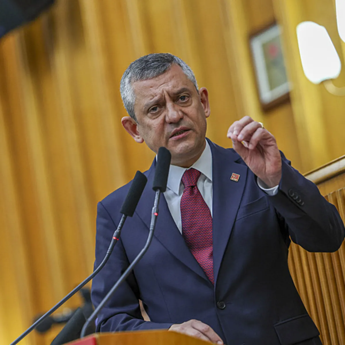 CHP’de kaçış paniği! Özgür Özel 'göz hapsi' talimatı verdi