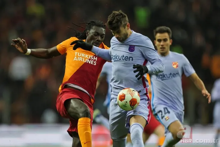 Galatasaray’ın efsaneleri Hagi ve Popescu Barcelona maçını statta izledi